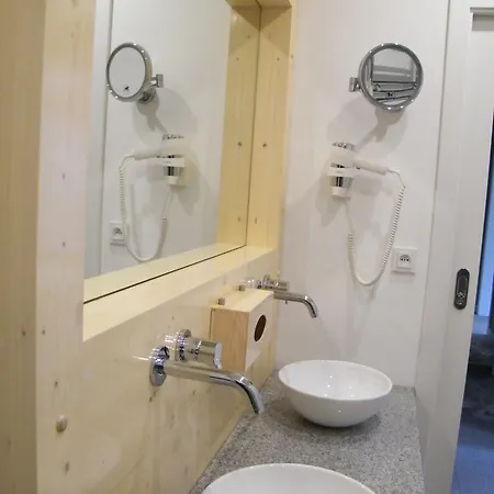 Hotel Garni Loewenstein 4*