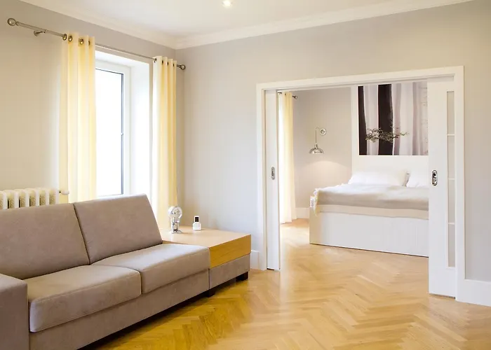 Ξενοδοχείο Garni Loewenstein 4*